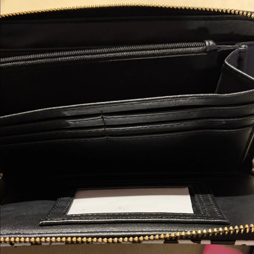 Betsey Johnson Black and Brown Heart Print Wallet NWT. No Callouts - Picture 5 of 6